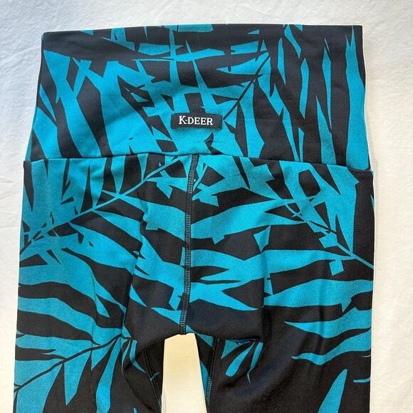 K-Deer Laguna Blue Tropical Print Capri Length Leggings Size S Small - Picture 8 of 11